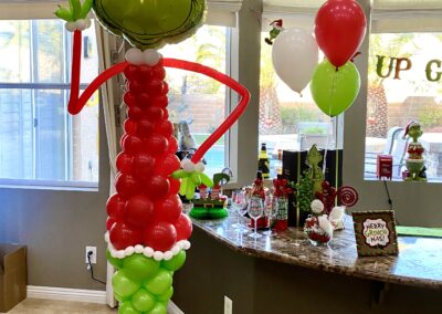 grinch balloon decor